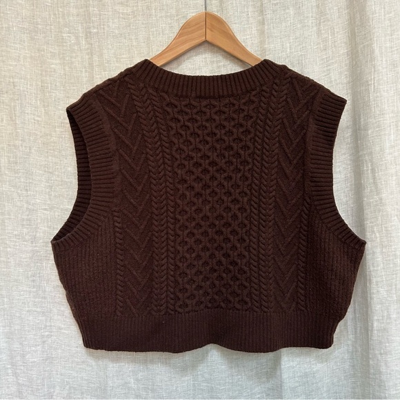 Babaton Emporia Vest in Rich Cocoa XL cable knit. brown Sweater Vest - Picture 3 of 13